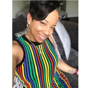 Meet your Posher, Dominique